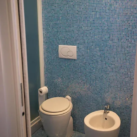 Hostdomus - Brezza Marina House * Алассио